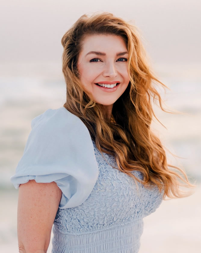 Beverly Photo (About)